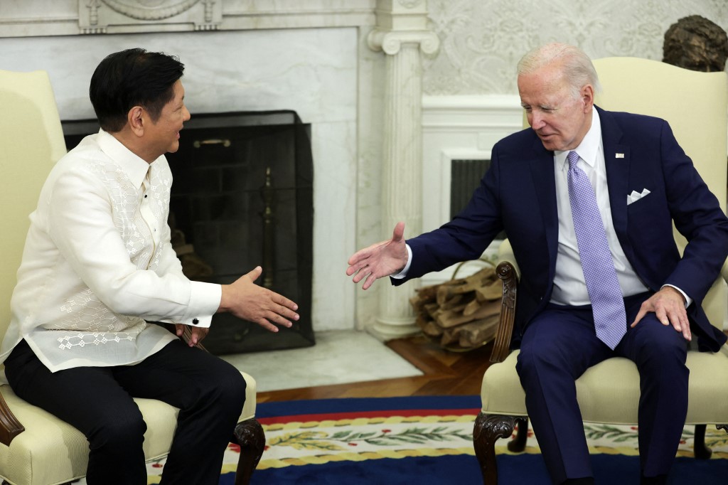 Biden y el presidente filipino examinaron la influencia de China en Asia