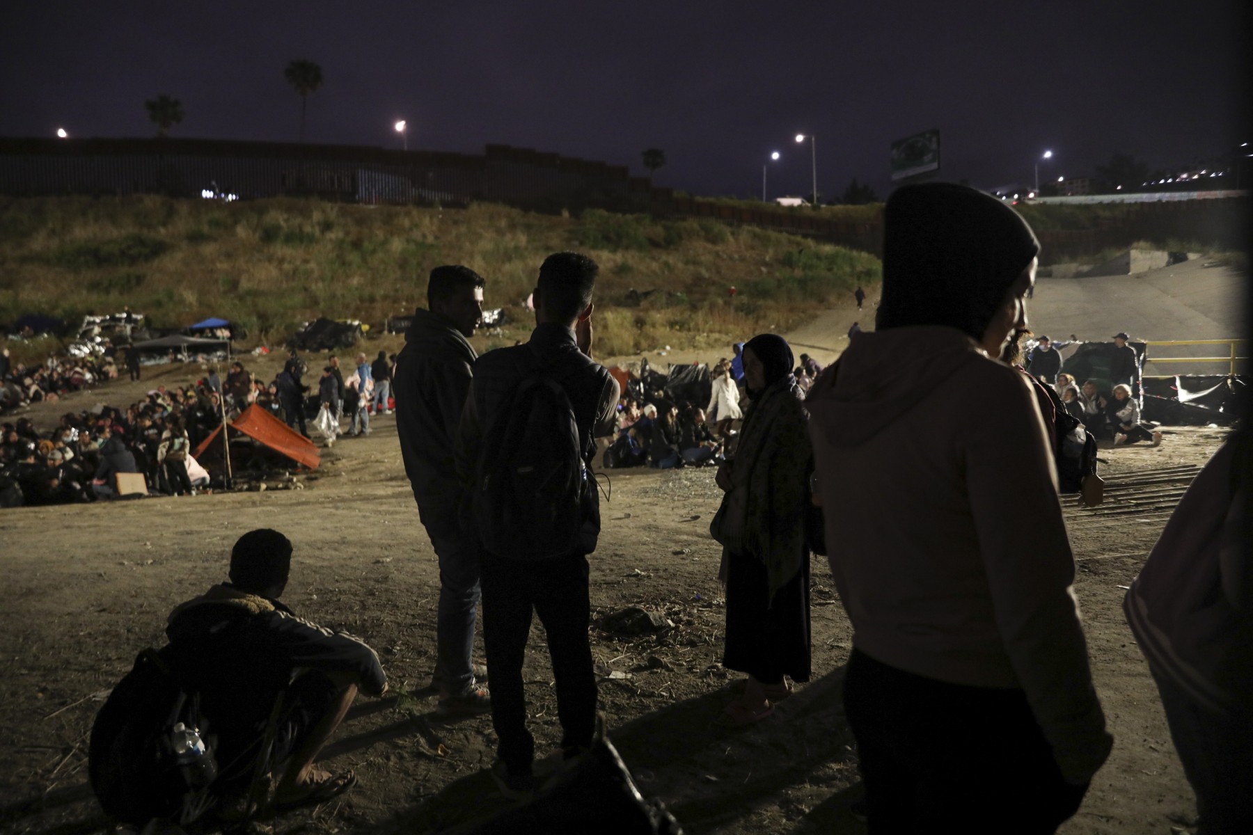 EEUU detiene a cientos de migrantes en El Paso de Texas antes del fin de la deportación