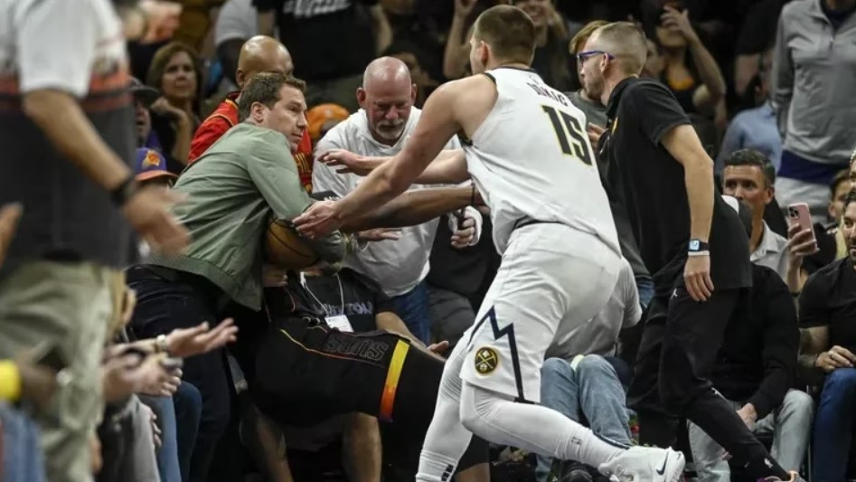 La insólita pelea entre Nikola Jokic y el dueño de los Phoenix Suns: Pensé que la NBA protegía a los jugadores