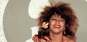 Tina Turner y “What’s love got to do with it”: la historia detrás de la canción que la llevó al trono del rock