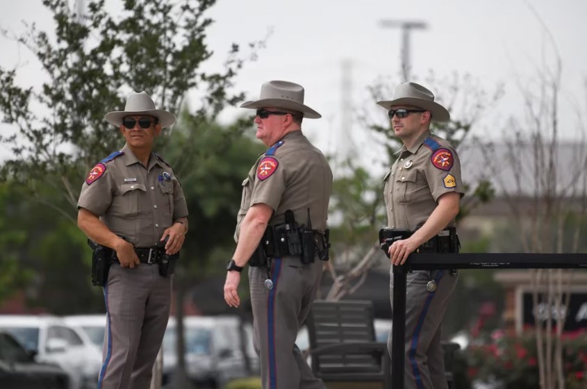 El extraño mensaje de la contestadora de Mauricio García, el autor de la masacre del centro comercial de Texas