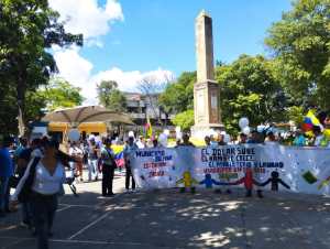 Docentes y comerciantes se unieron en la frontera del Táchira para exigir salarios dignos