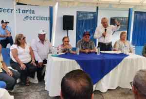 Adecos de Barinas profundizaron en la propuesta social de Carlos Prosperi