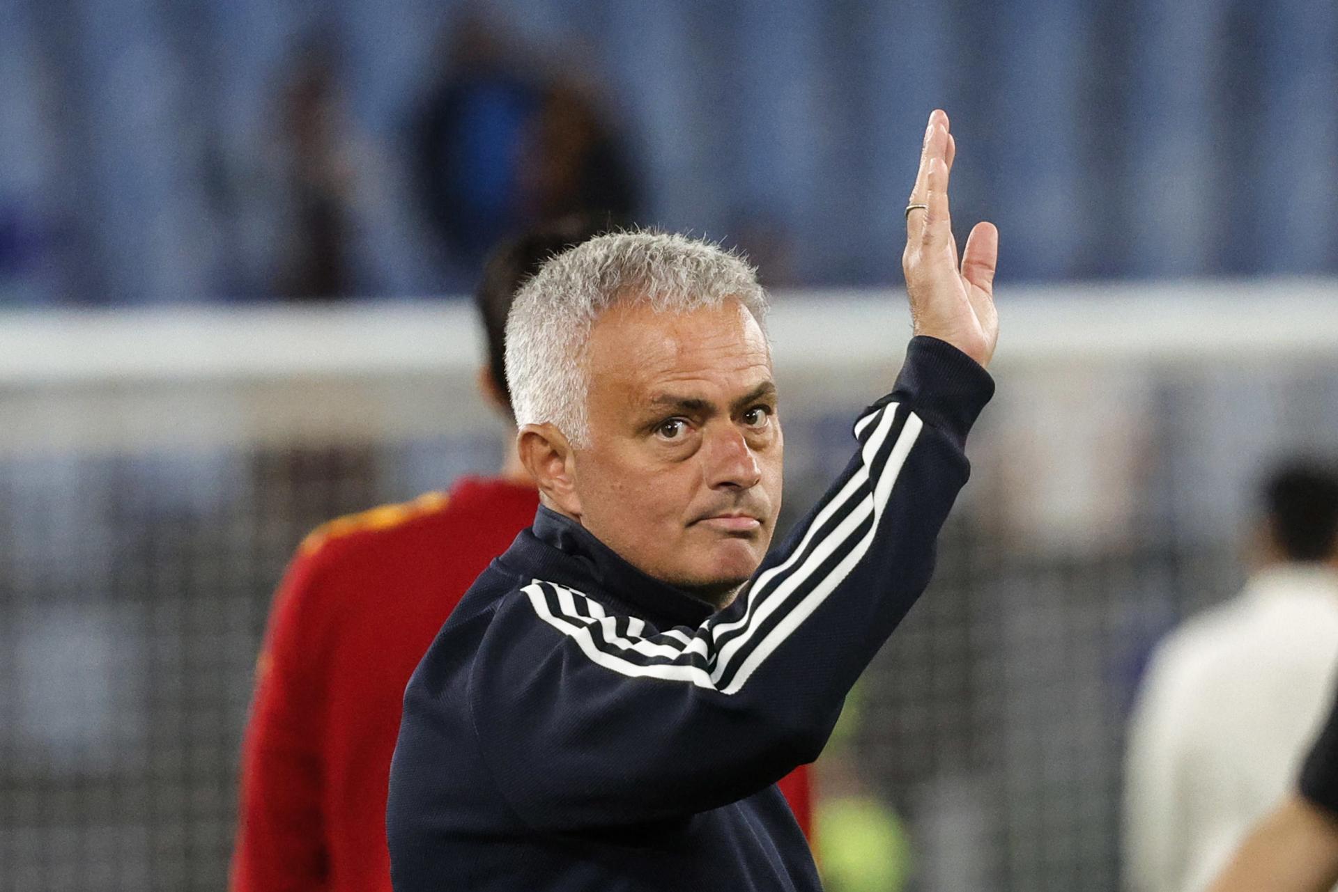 Oficial: José Mourinho se queda en la Roma