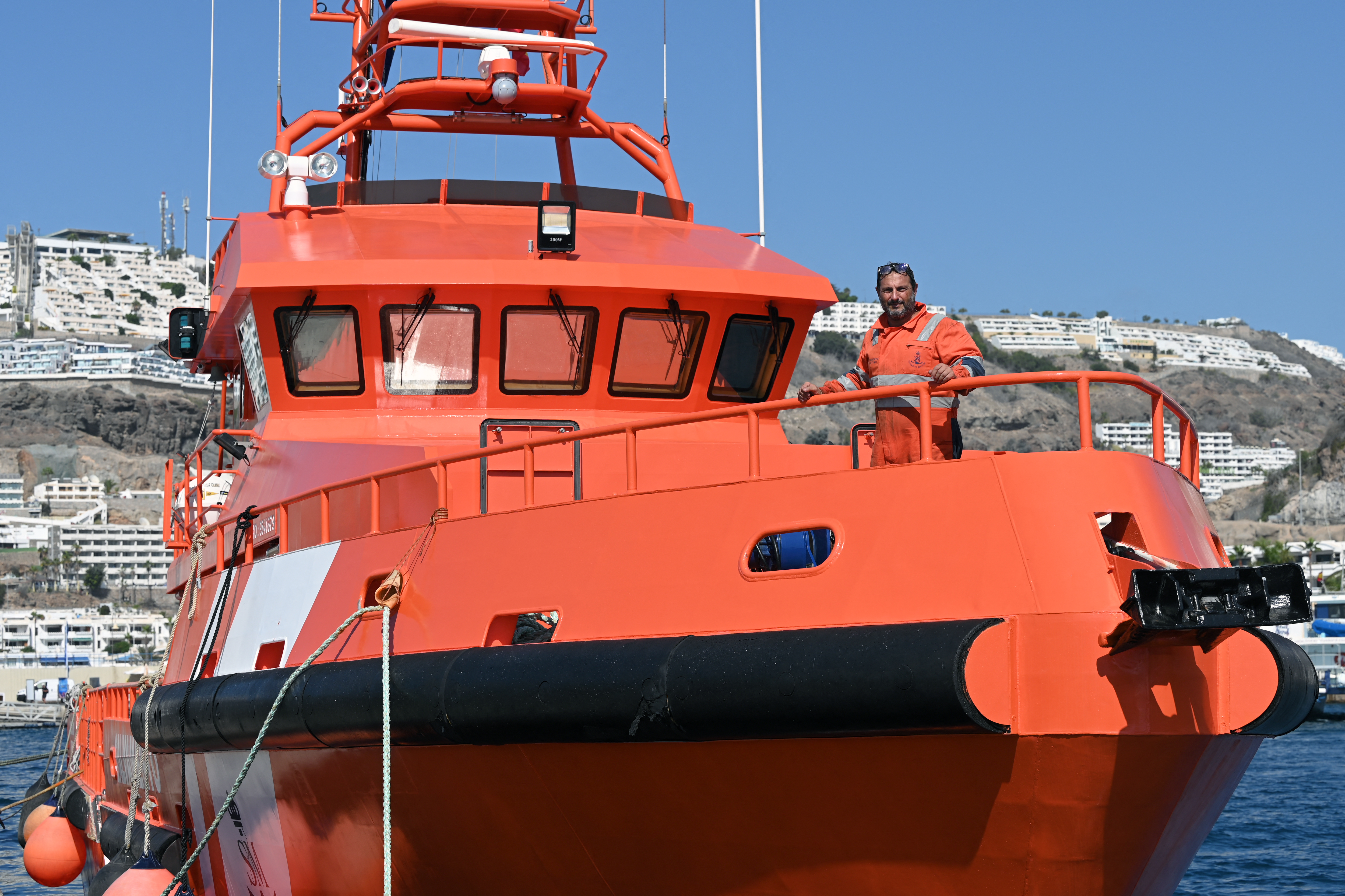 Rescataron a 86 migrantes de una embarcación cerca de las costas de Canarias