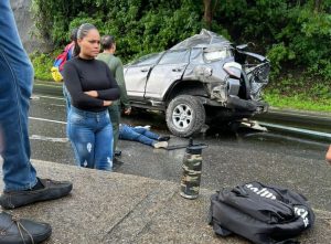 Accidente fatal en la Caracas-Guarenas: Gandola sin frenos embistió varios autos y dejó tres muertos, incluida una niña