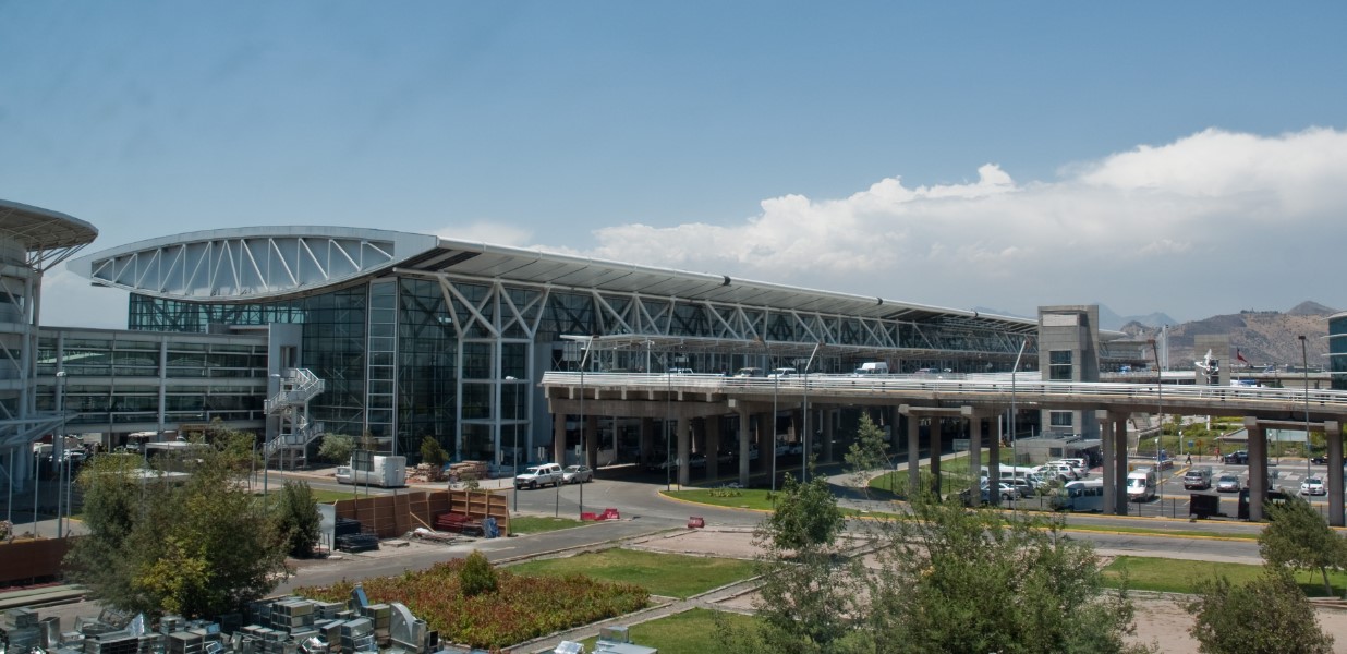Detienen a nueve personas por robo frustrado en aeropuerto chileno que dejó dos muertos