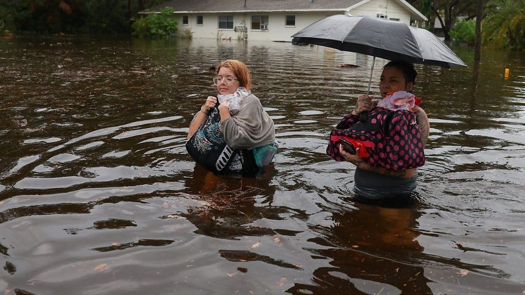 Huracán Idalia en Florida: El área comercial del centro de Cedar Key está completamente bajo el agua (VIDEO)