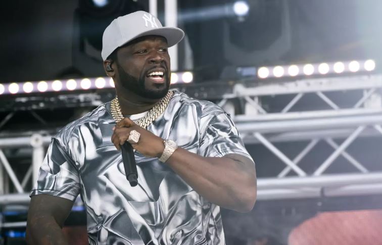 Rapero 50 Cent mandó al hospital a una mujer tras lanzar micrófono en pleno concierto (Video)