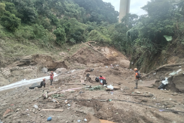 Al menos cinco muertos tras desbordamiento de un río en Guatemala por las fuertes lluvias