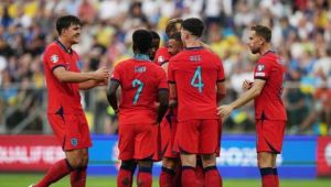 Inglaterra rescató un empate ante Ucrania para acercarse a la fase final de la Eurocpa