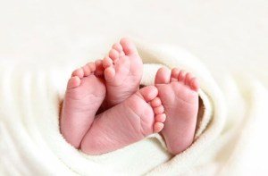 ¡Insólito! 10 pares de gemelos nacieron en un solo día en el mismo hospital de California