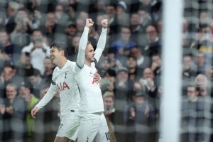 El Tottenham recupera el liderato de la Premier League al ritmo de la dupla Maddison-Son