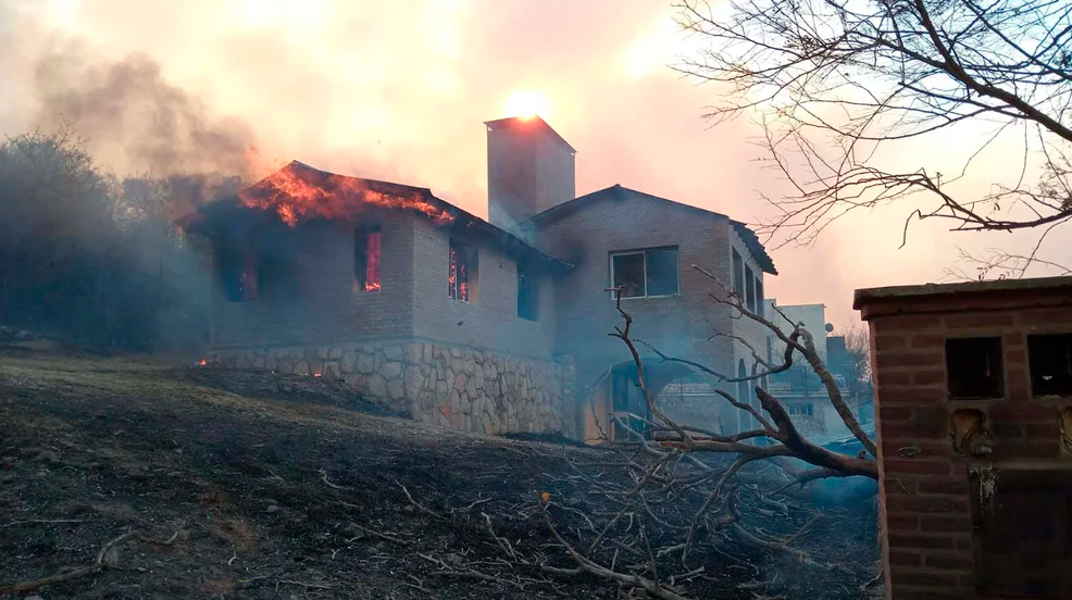 Dramático VIDEO de los devastadores incendios en la provincia argentina de Córdoba