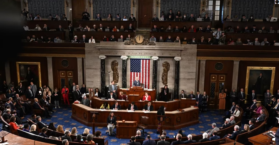 El Congreso de EEUU aprueba el presupuesto de defensa sin demandas ultraconservadoras