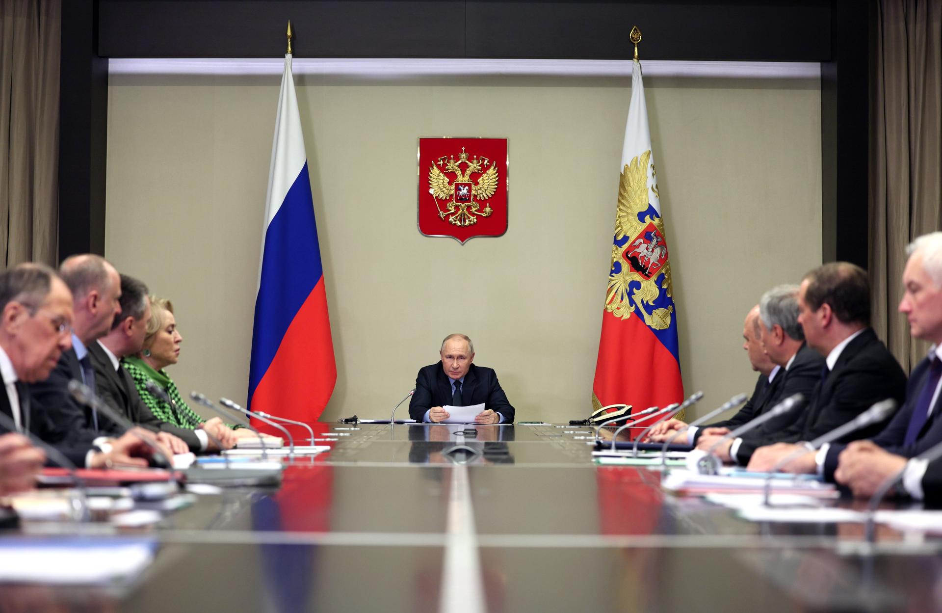 Putin llamó a su gobierno a estar preparado a nuevas sanciones occidentales