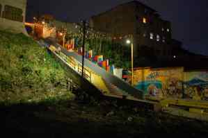 Intervención artística de la escalera del Pueblo Nuevo busca devolverle a Mérida el brillo y color en sus espacios públicos