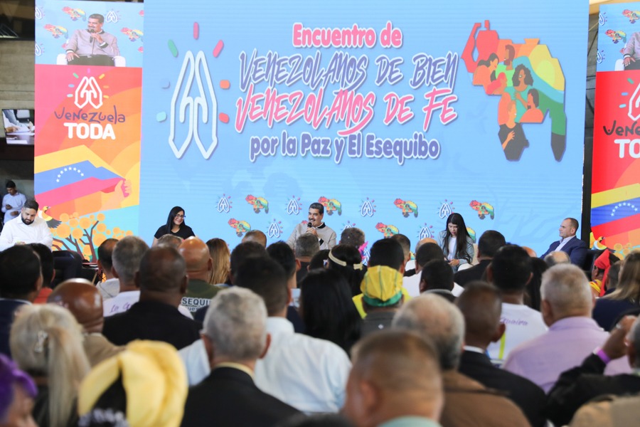 “Poderosa y brillante”: el plan de Maduro para instaurar su propia “Iglesia”