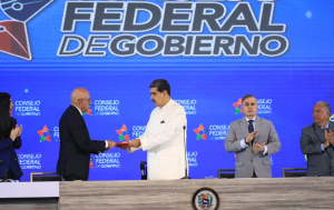 Maduro concedió “licencias” a Pdvsa y CVG para explotación petrolera y minera en el Esequibo