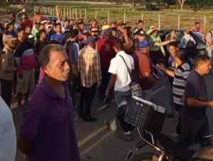 “Esa lista no va”: El reclamo de conductores en cola en la gasolinera de Dolores en Barinas