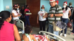 Fe y Alegría donó juguetes y ropa a niños del hospital Ranuárez Balza en Guárico
