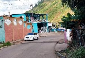 Ni las hallacas se salvan de ser robadas en Santa Ana del Valle en Táchira mientras la policía “no mueve ni un dedo”
