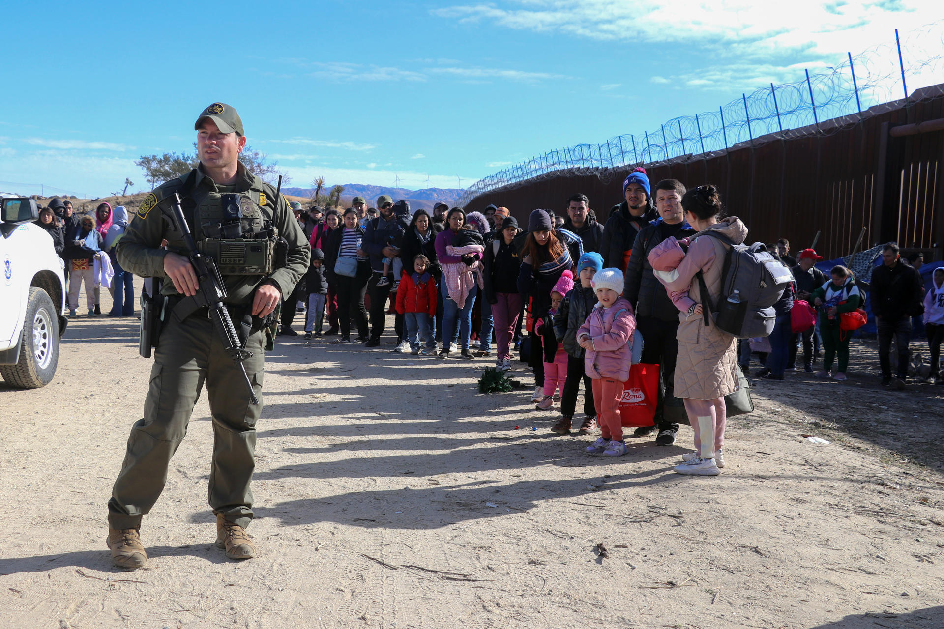 Migrantes quedaron a la deriva en la frontera de California-México tras cierre de refugio