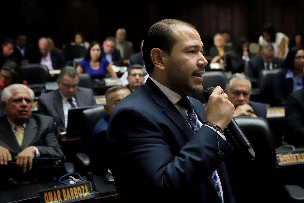 Dip. Marco Aurelio Quiñones insta al parlamento nacional a presionar por habilitación de María Corina Machado