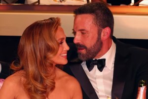 Del beso entre Timothée Chalamet y Kylie Jenner al “piquito” de Ben Affleck y JLo: el romance viral en los Globos de Oro