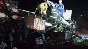 Más de 20 muertos al chocar un autobús turístico con un camión en Brasil