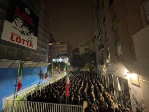 Polémica: El saludo fascista de una multitud en el corazón de Roma sacude a Italia (VIDEO)