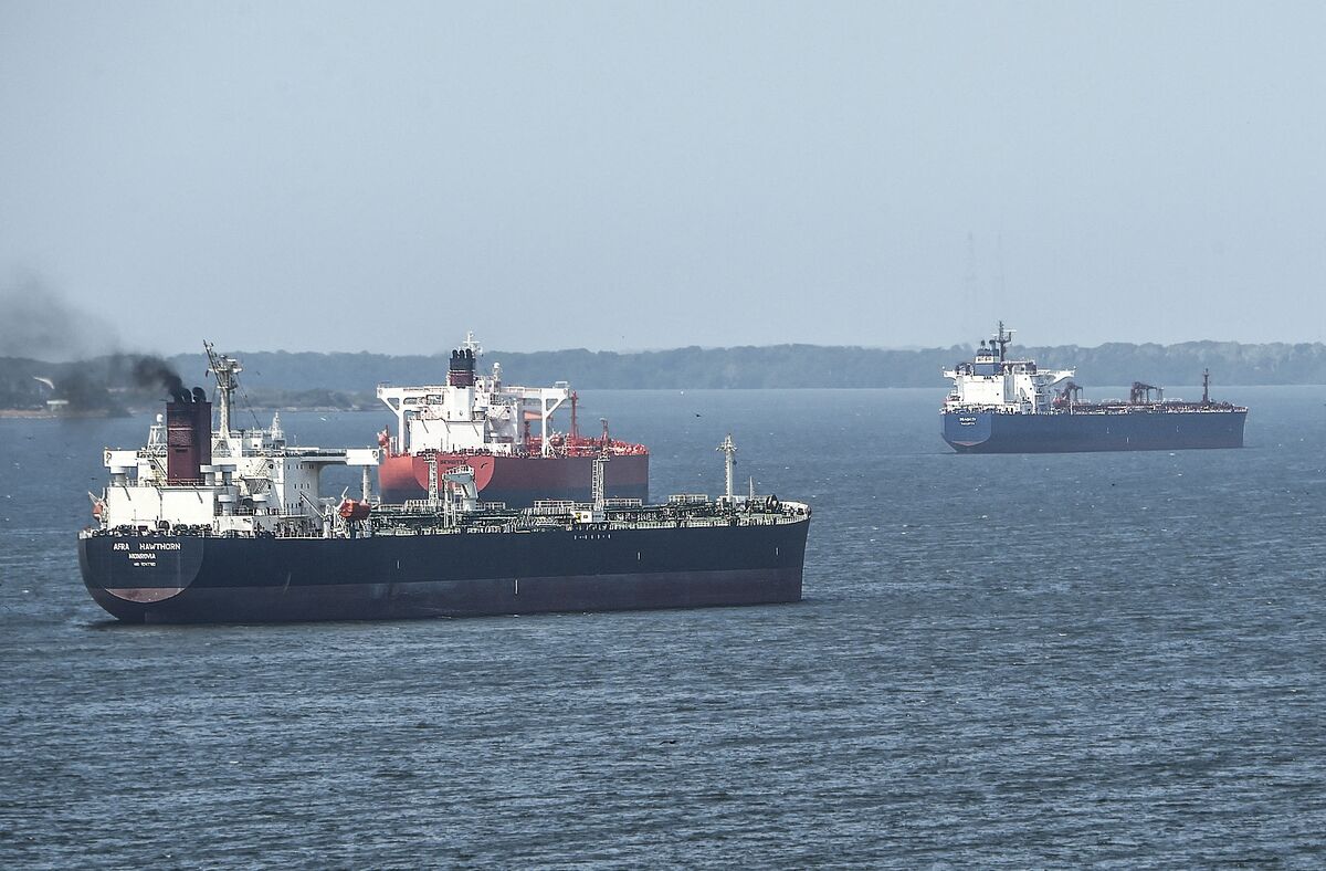 Bloomberg: Varios buques petroleros con reservas para transportar crudo venezolano llevan meses parados