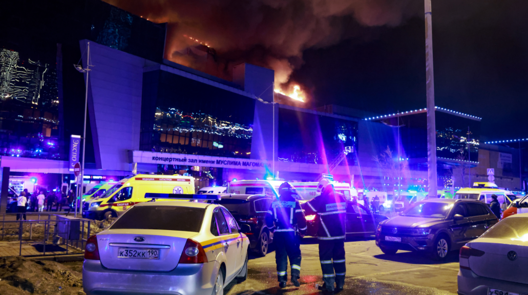 Inteligencia rusa baraja cifra inicial de al menos 60 muertos durante tiroteo e incendio en Moscú