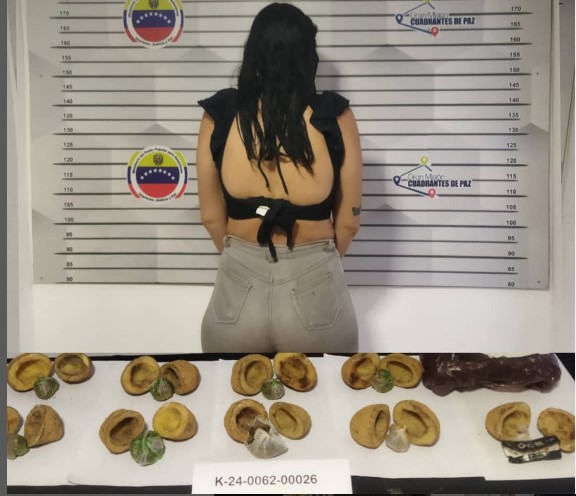 Mujer detenida en comando de Chacao por trasladar droga en “la papa” de un reo (Foto)