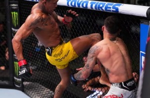 El brutal nocaut de Vinicius Oliveira en su debut en UFC: la definición más impactante del año (VIDEO)