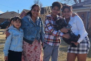 “Final feliz para esta pesadilla”: el conmovedor reencuentro de una familia venezolana con su perrita en Denver