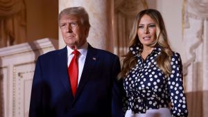 Melania Trump cree que el juicio a su marido es una vergüenza para su campaña