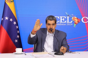 Maduro anuncia el cierre de la embajada y consulado de Venezuela en Ecuador