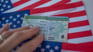Buena noticia para inmigrantes: cambia requisito imprescindible para obtener la green card