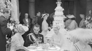 La boda de cuento de hadas de Grace Kelly y el príncipe Rainiero y el traje de novia más copiado de la historia