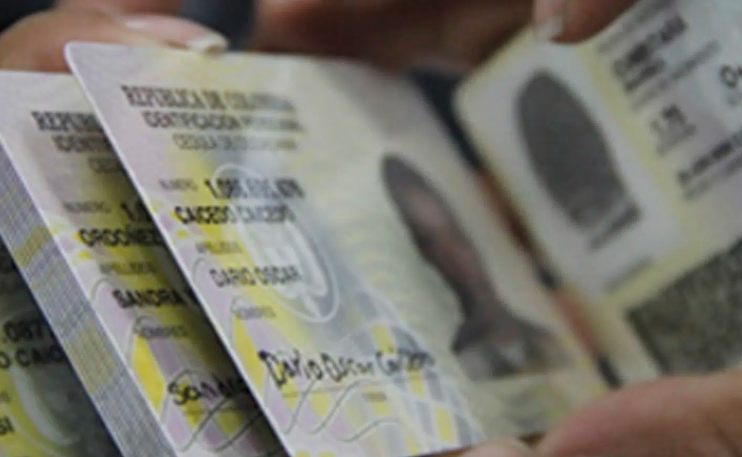 Desmantelan en Colombia una red que vendía documentos falsos a venezolanos y dominicanos