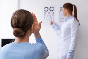 La ceguera repentina de un ojo de una mujer resultó ser cáncer de pulmón
