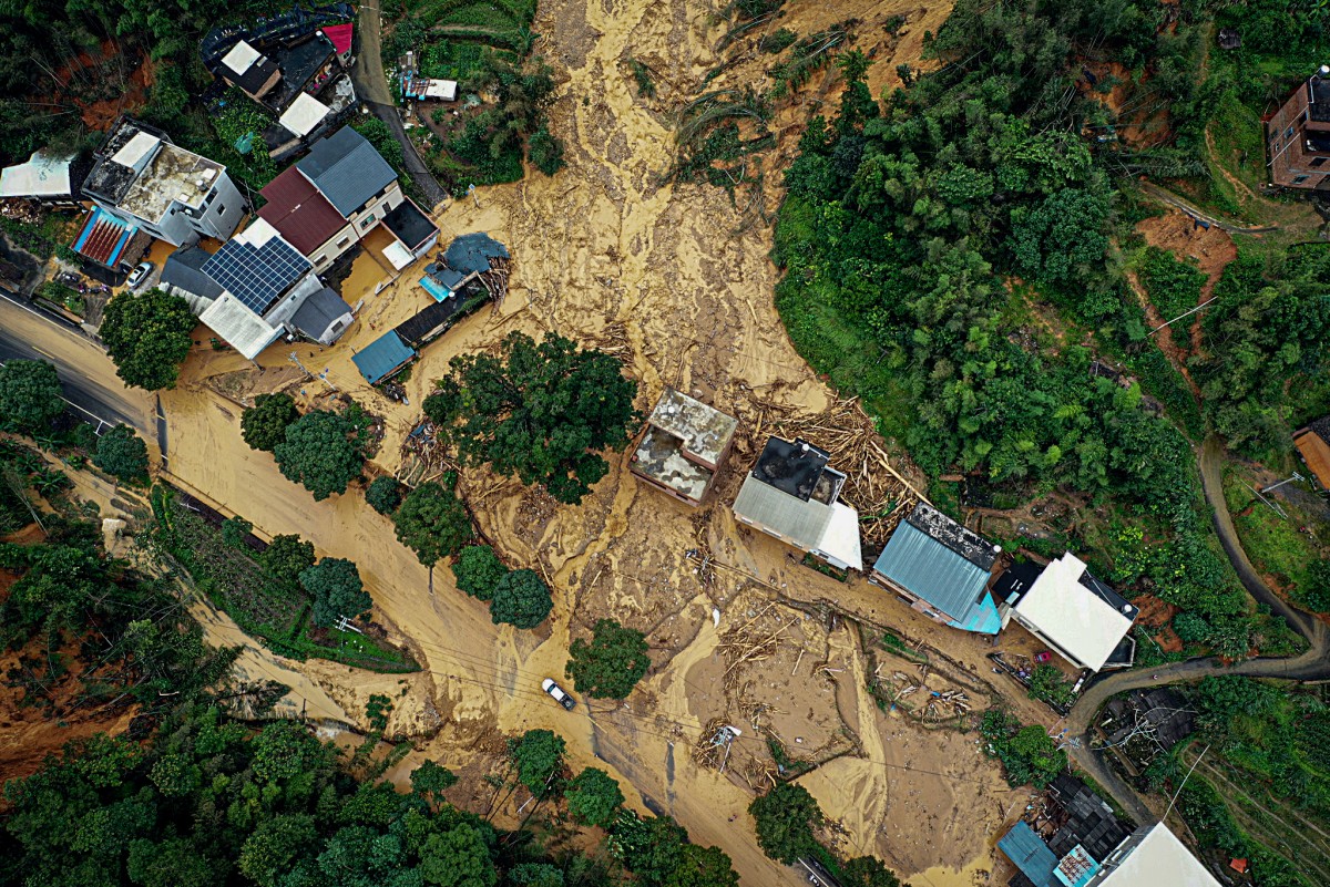 Cuatro muertos y una decena de desaparecidos tras inundaciones en China