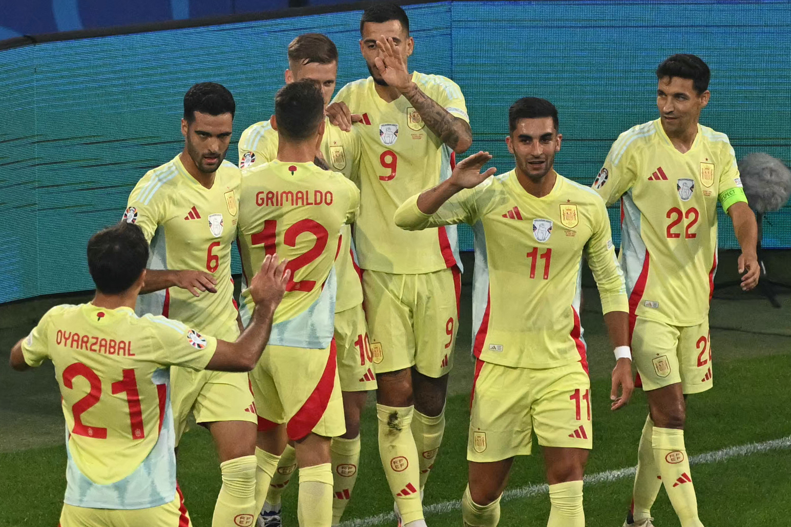 España liquidó el sueño de Albania y pasó primera de grupo a octavos de final