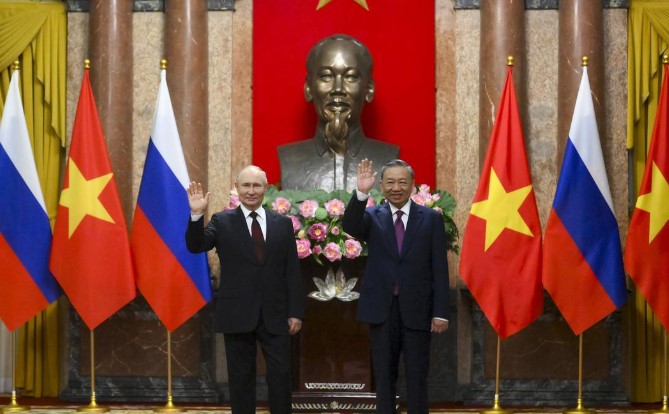 Putin subraya su cercanía con Vietnam al inicio de sus reuniones con los líderes del país