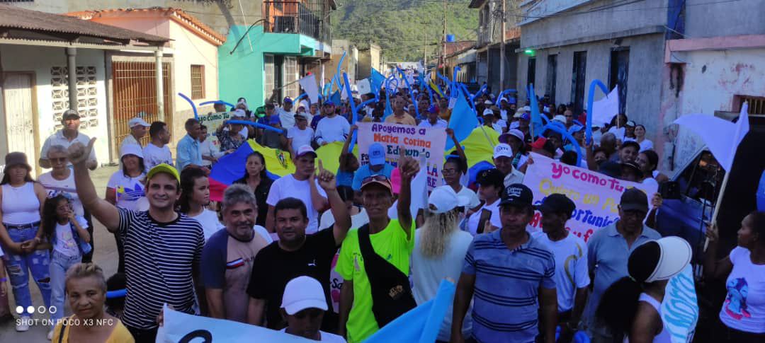 Habitantes de Arismendi en Sucre marcharon en apoyo de Edmundo González (FOTOS)