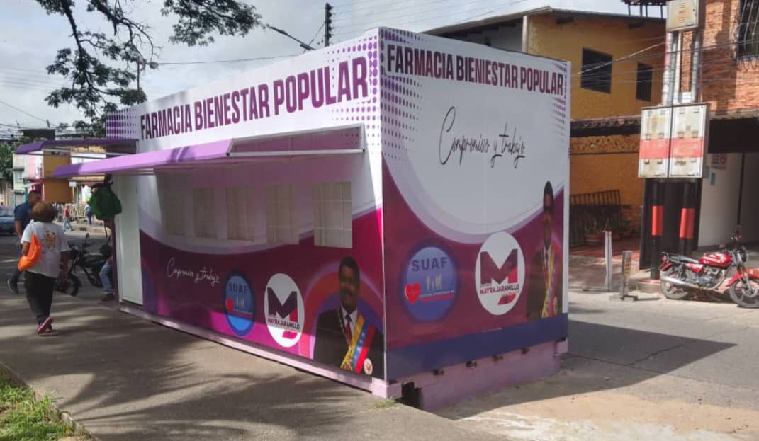 “A trocha y mocha” instalan en Barinitas un trailer como farmacia social y sin permiso municipal