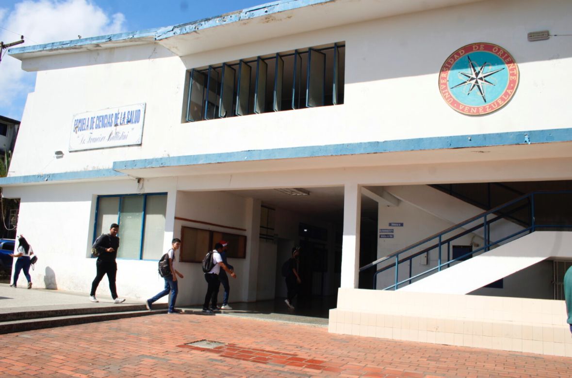 Supuesto error administrativo deja sin mención honorífica a estudiantes de Medicina de la UDO-Bolívar