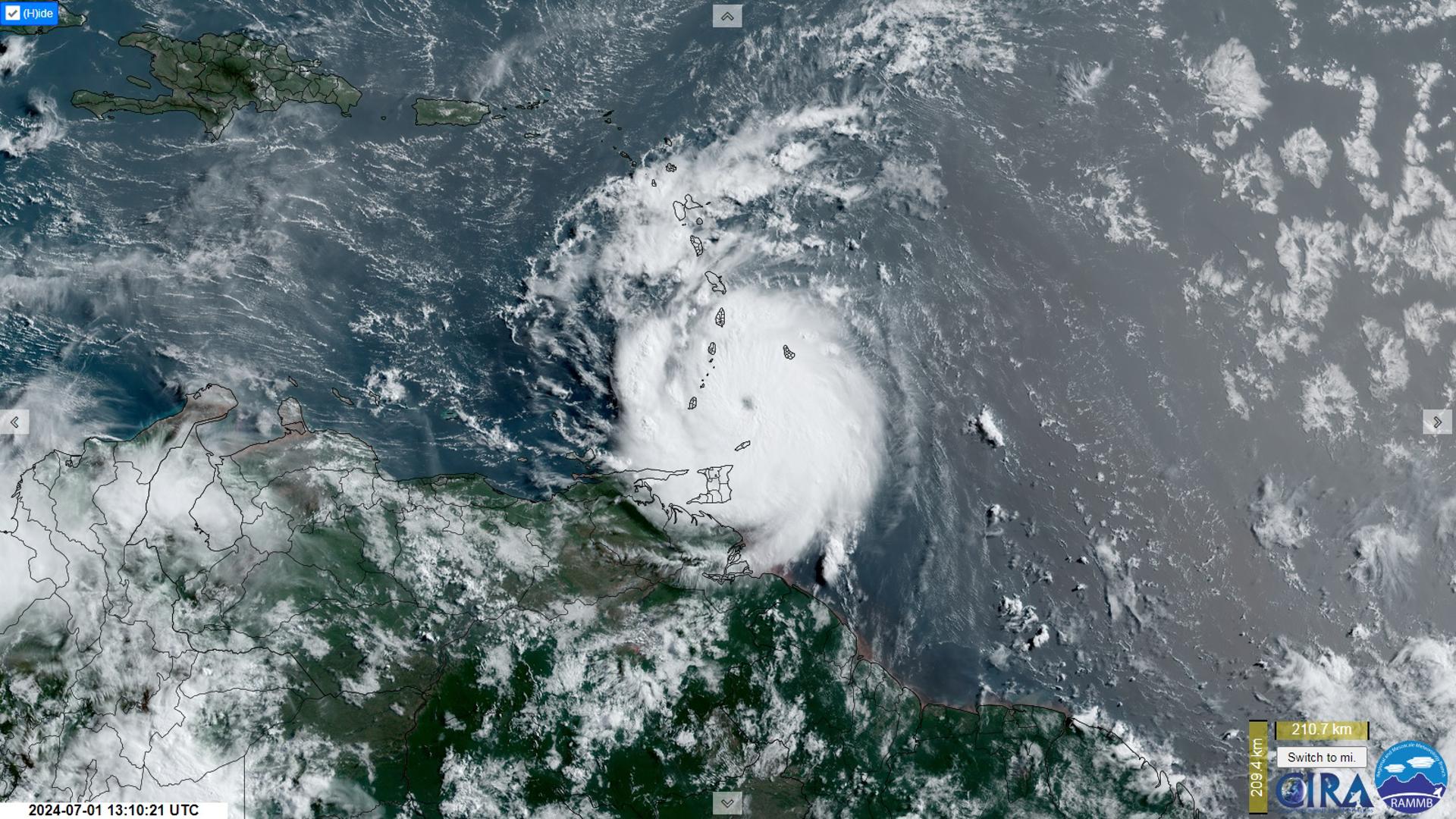 Beryl sigue su ruta hacia el oriente del Caribe como huracán mayor