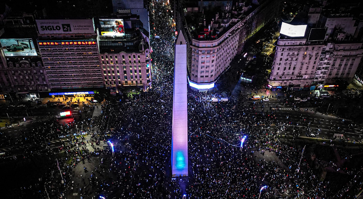 El Obelisco, de fiesta en Buenos Aires tras la consagración de Argentina en la Copa América (Imágenes)